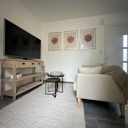 A L'ombre Du Marronnier