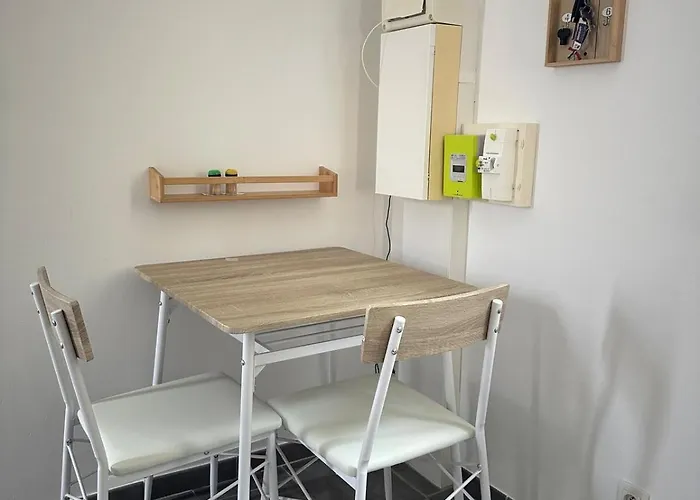 A L'ombre Du Marronnier Префай