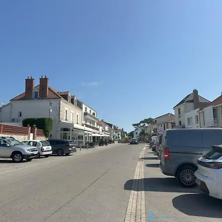 A L'ombre Du Marronnier بيت للعطل