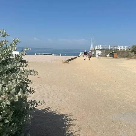 A L'ombre Du Marronnier بيت للعطل *